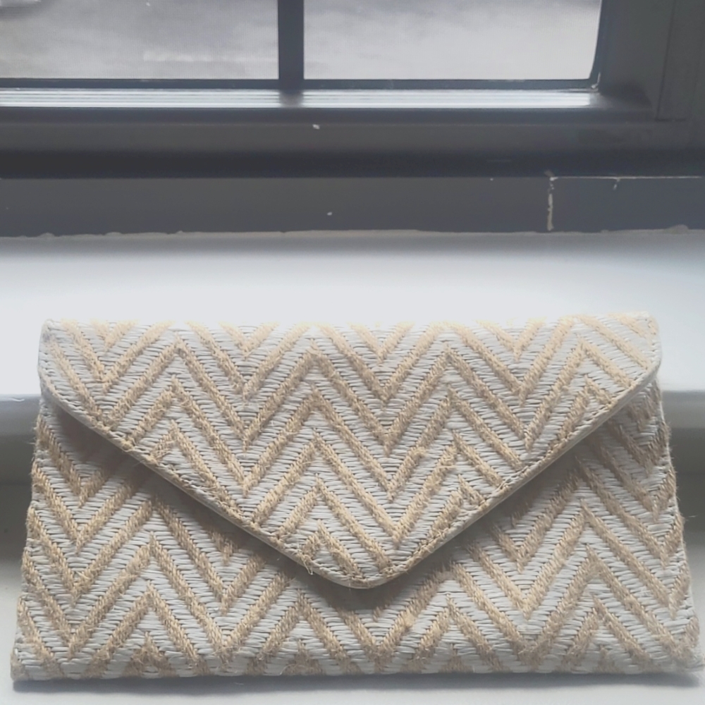 Straw Clutch